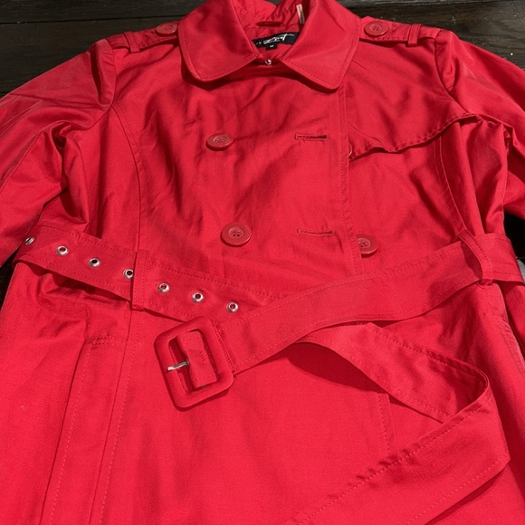 Black Rivet trench coat - Picture 2 of 3